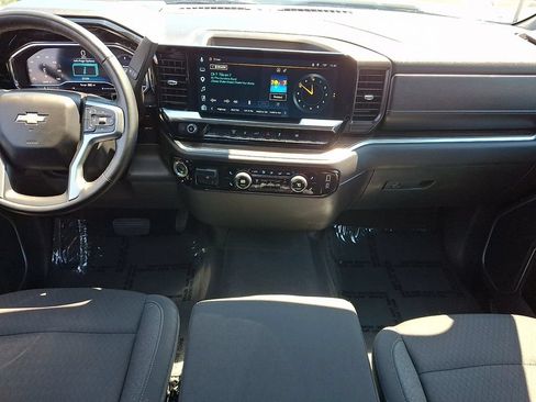 Used 2025 Chevrolet Silverado 2500 LT w/ Convenience Package AWD/4WD image 16