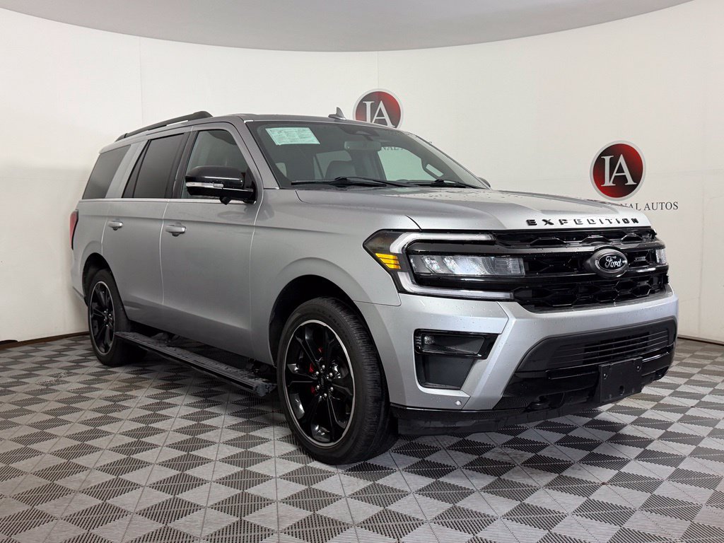 Used 2022 Ford Expedition Limited AWD/4WD image 1