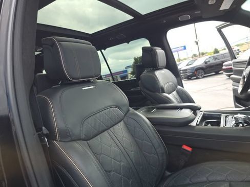Used 2025 Jeep Grand Wagoneer Series III w/ Rear Seat Video Group 1 AWD/4WD image 45