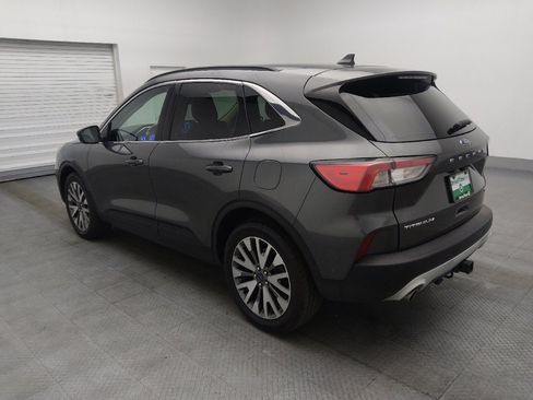 Used 2020 Ford Escape Titanium image 3
