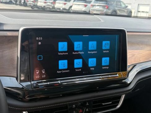 Used 2024 Volkswagen Atlas SE FWD image 16