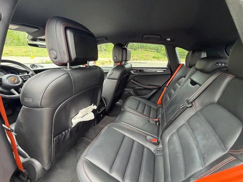 Used 2022 Porsche Macan S AWD/4WD image 13