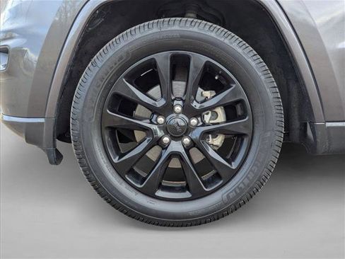 Used 2019 Jeep Grand Cherokee Altitude AWD/4WD image 23