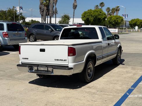 Used 2000 Chevrolet S10 Pickup LS w/ Preferred Equipment Group RWD image 10