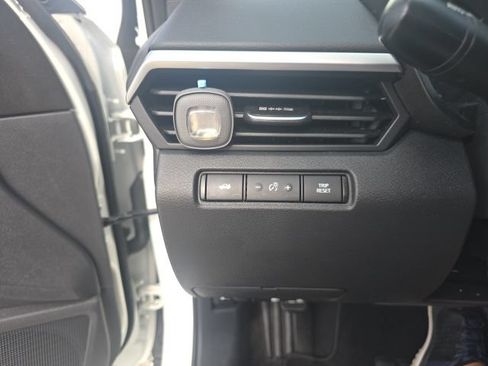 Certified 2024 Nissan Altima 2.5 S FWD image 11