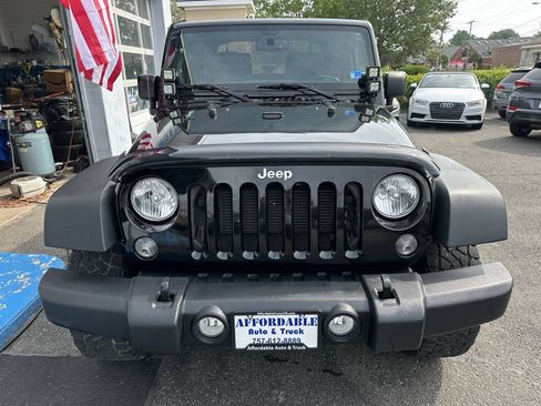 Used 2014 Jeep Wrangler Rubicon w/ Power Convenience Group AWD/4WD image 9