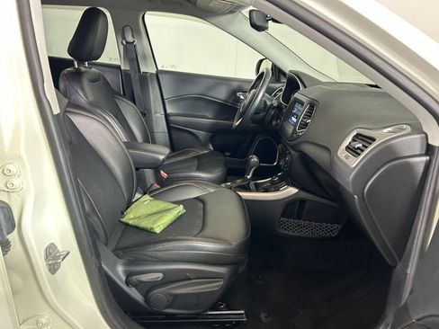 Used 2019 Jeep Compass Latitude w/ Cold Weather Group AWD/4WD image 27