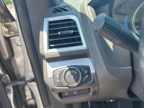Used 2014 Ford Explorer XLT w/ Equipment Group 202A AWD/4WD image 14