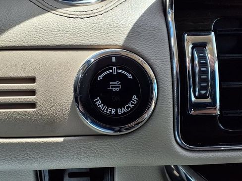 Used 2023 Lincoln Navigator Reserve AWD/4WD image 16