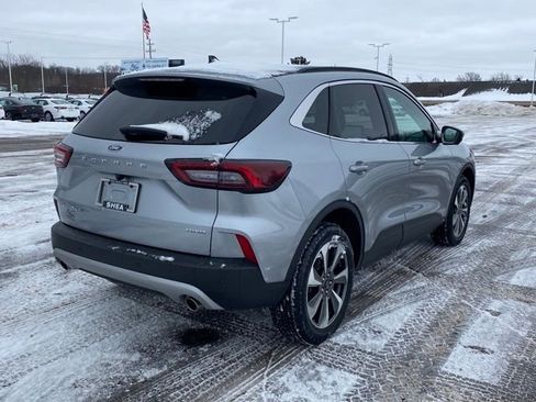 Used 2023 Ford Escape Platinum image 3