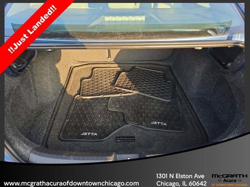 Used 2019 Volkswagen Jetta SE w/ Cold Weather Package image 8