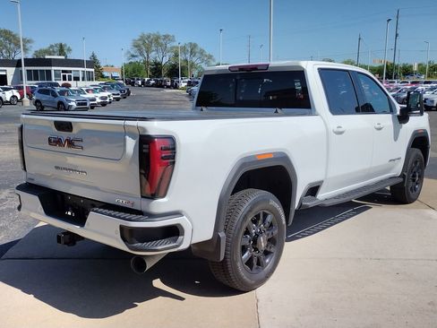Used 2025 GMC Sierra 2500 AT4 w/ AT4 Premium Plus Package AWD/4WD image 4