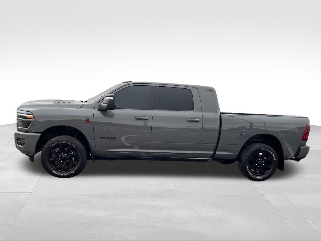 Used 2026 RAM 2500 Laramie AWD/4WD image 2