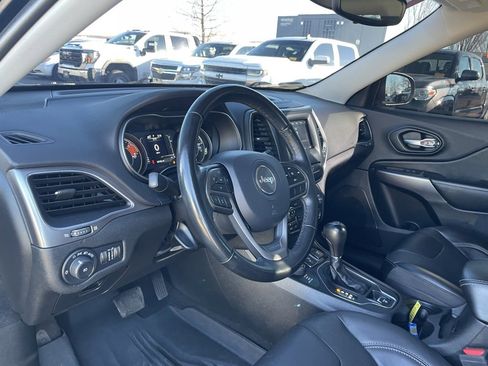 Used 2021 Jeep Cherokee Latitude Lux w/ Mopar Interior Package image 10