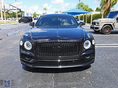 Used 2022 Bentley Flying Spur V8 image 7