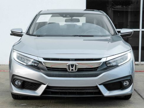 Used 2017 Honda Civic Touring image 6