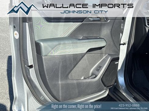 Used 2024 GMC Acadia AT4 w/ Super Cruise Package image 13