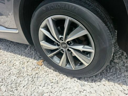 Used 2019 Hyundai Santa Fe SEL FWD image 7