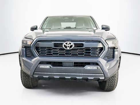 Used 2025 Toyota Tacoma TRD Off-Road image 2