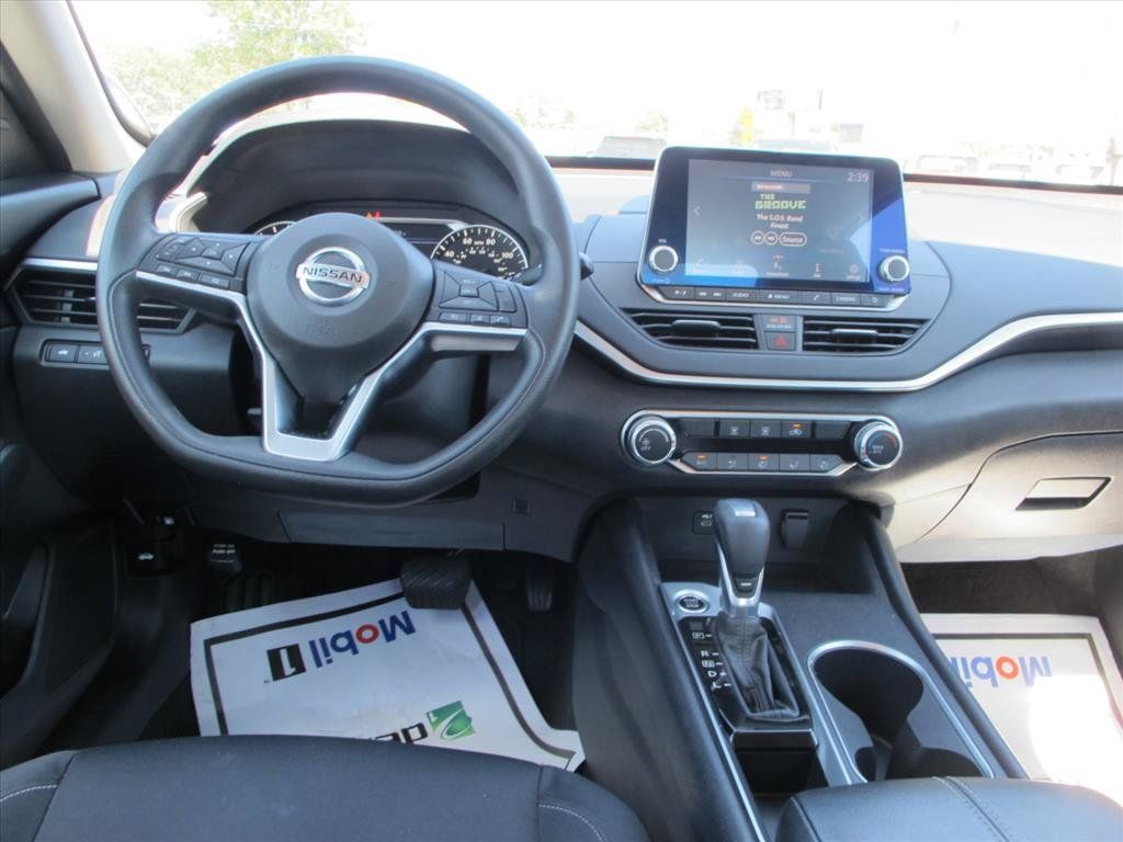 Used 2022 Nissan Altima 2.5 SV FWD image 16