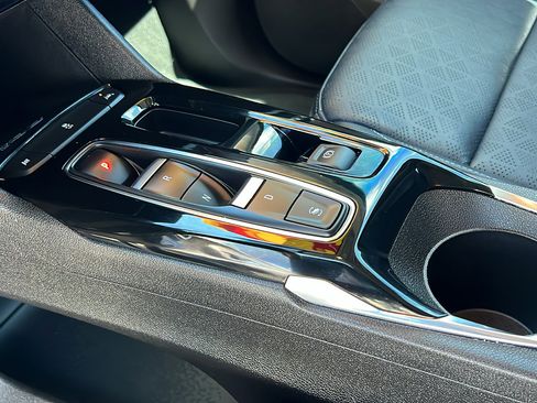 Certified 2023 Chevrolet Bolt EUV LT w/ Convenience Package image 20