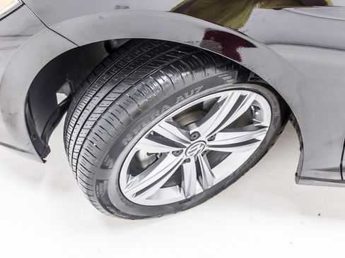 Used 2023 Volkswagen Jetta SE image 11