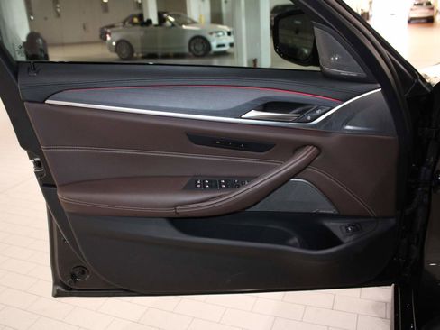 Certified 2023 BMW M550i xDrive w/ Dynamic Handling Package image 10