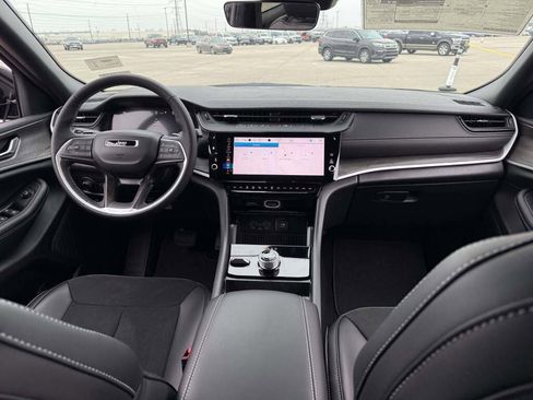 New 2026 Jeep Grand Cherokee Altitude image 21