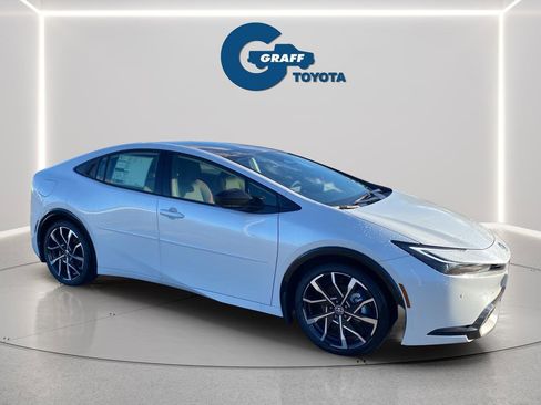 New 2026 Toyota Prius Plug-In Hybrid FWD image 18