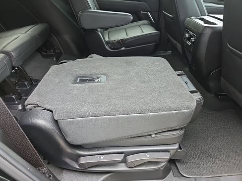 Used 2025 GMC Yukon Denali image 90