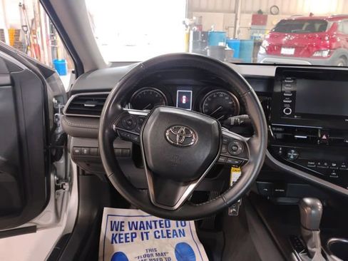 Used 2024 Toyota Camry SE image 16