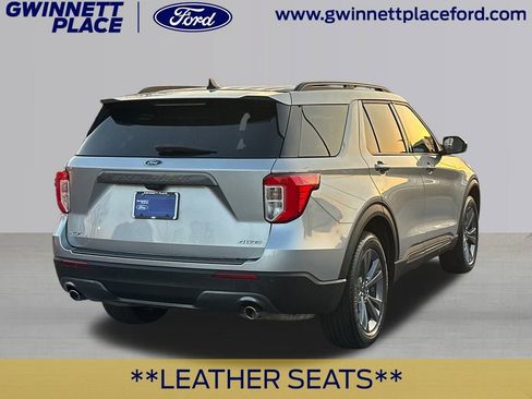 Certified 2022 Ford Explorer XLT w/ Equipment Group 202A image 5