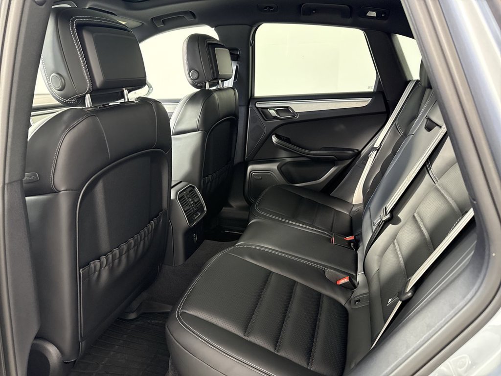 Certified 2026 Porsche Macan Turbo AWD/4WD image 25