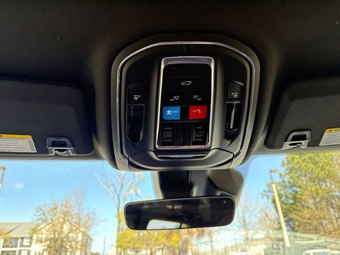 New 2026 Jeep Grand Cherokee Altitude image 9