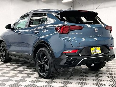 Used 2024 Buick Encore GX Sport Touring FWD image 2