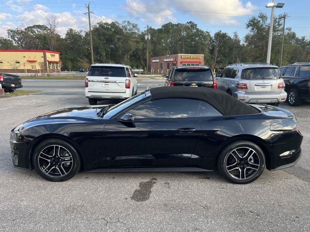 Used 2018 Ford Mustang Premium RWD image 8