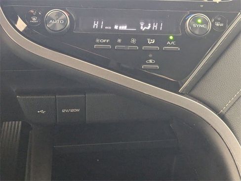 Used 2023 Toyota Camry SE image 21