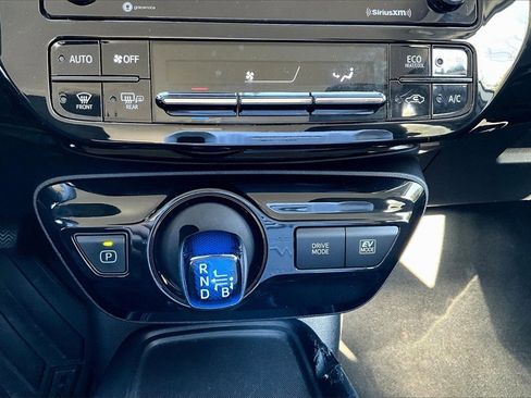 Used 2022 Toyota Prius L Eco image 16