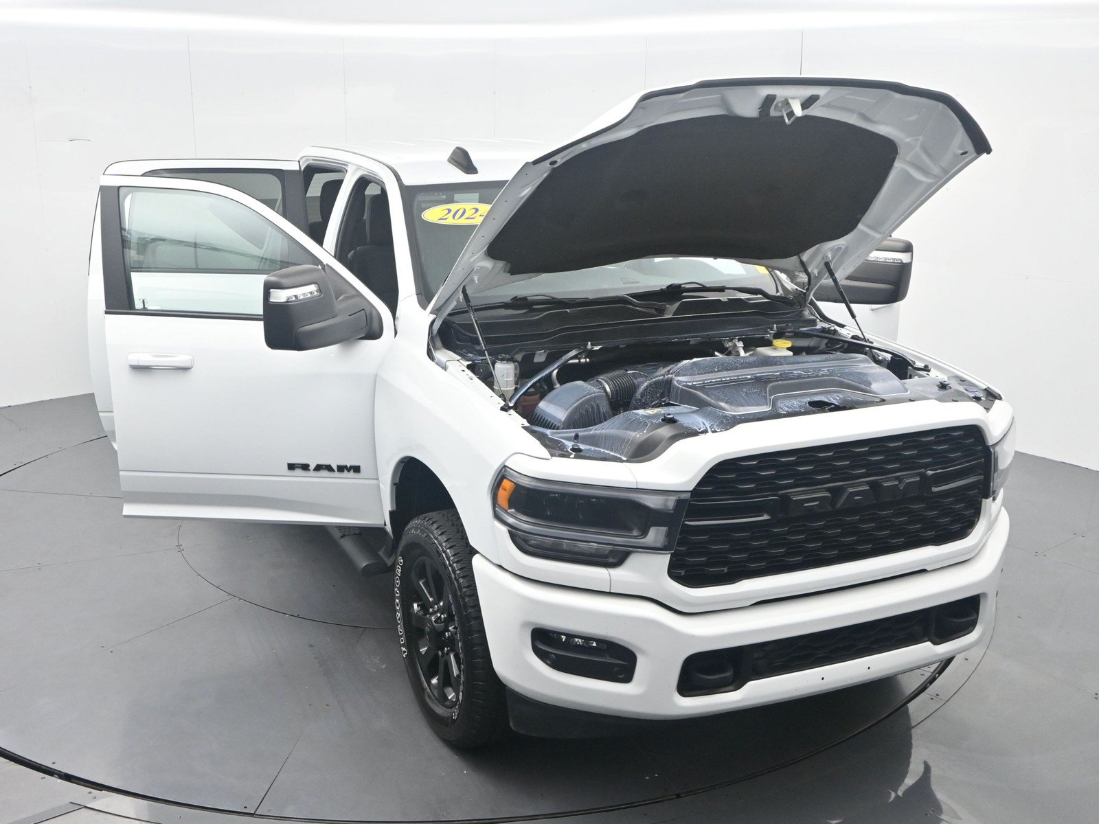 Used 2024 RAM 2500 Big Horn w/ Night Edition AWD/4WD image 40