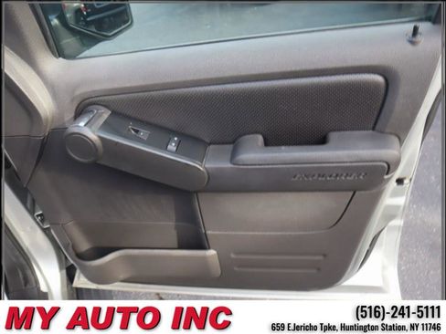 Used 2010 Ford Explorer XLT image 26