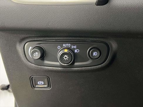 Certified 2023 GMC Terrain SLT image 20