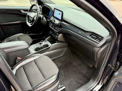 Certified 2024 Ford Escape ST-Line image 17