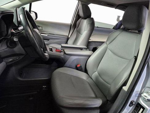 Certified 2024 Toyota Sienna XLE image 18