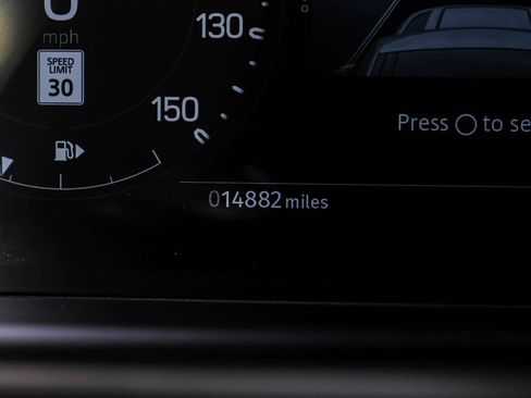 Used 2023 Land Rover Defender 110 75th Limited Edition image 13