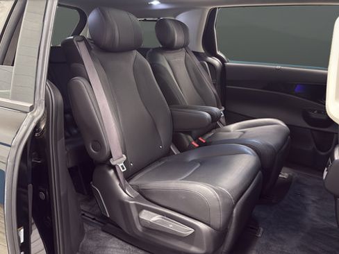 Used 2026 Kia Carnival SX Prestige FWD image 25