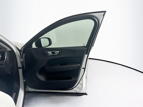 Used 2024 Volvo XC60 B5 Core image 34