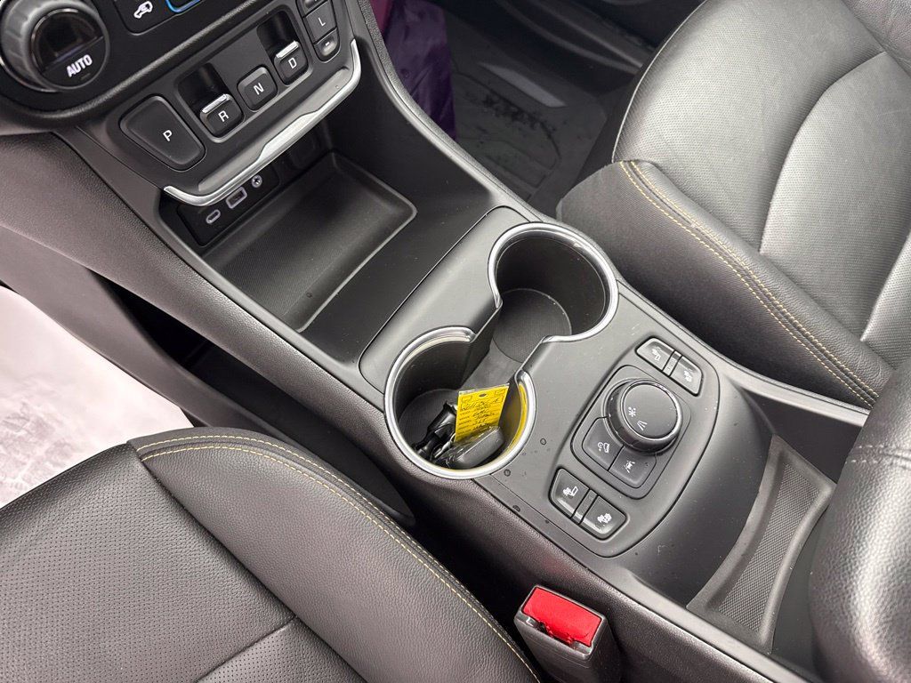 Used 2020 GMC Terrain SLT w/ Preferred Package FWD image 21