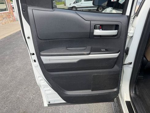 Used 2014 Toyota Tundra SR5 AWD/4WD image 16