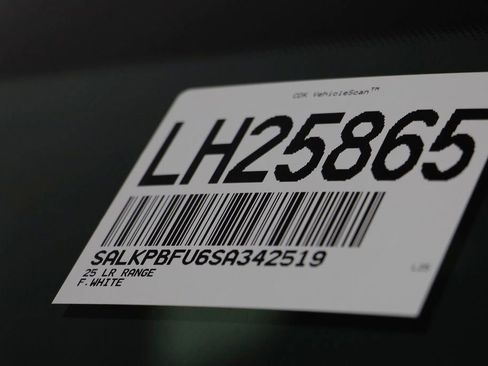 New 2025 Land Rover Range Rover Long Wheelbase SE image 25