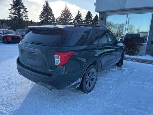 Used 2023 Ford Explorer XLT w/ Equipment Group 202A image 4